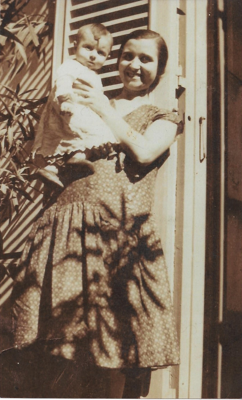 1931 con la madre Gilda